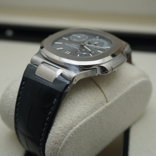 DSC00156.jpg Patek Philippe Nautilus Moon Phases 40mm 5712G Slate Grey Dial