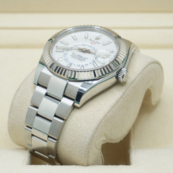 DSC01033.jpg Rolex Sky-Dweller 42mm Stainless Steel 326934 White Dial