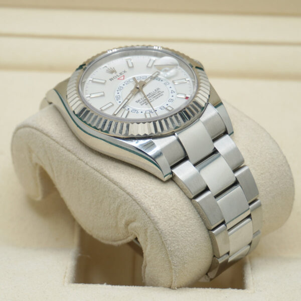 DSC01034.jpg Rolex Sky-Dweller 42mm Stainless Steel 326934 White Dial