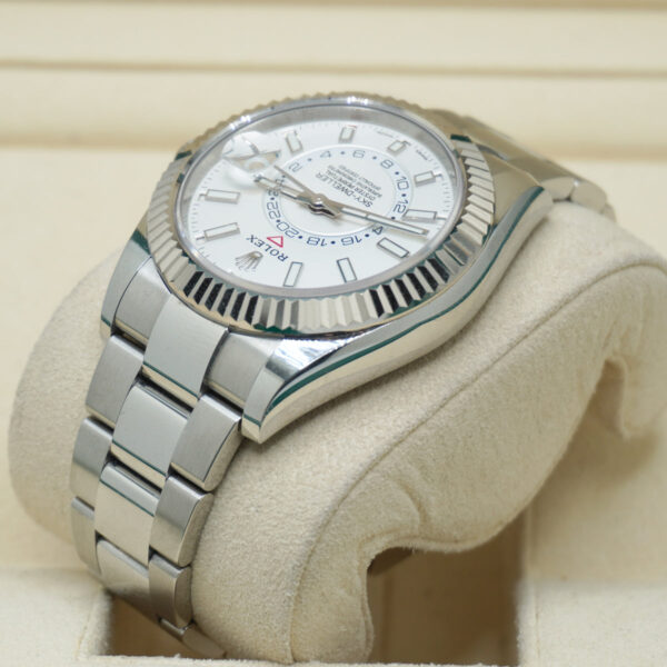 DSC01036.jpg Rolex Sky-Dweller 42mm Stainless Steel 326934 White Dial