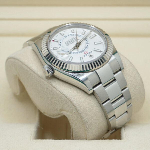 DSC01037.jpg Rolex Sky-Dweller 42mm Stainless Steel 326934 White Dial