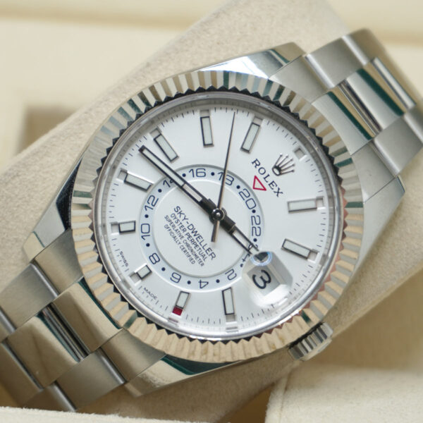 DSC01038.jpg Rolex Sky-Dweller 42mm Stainless Steel 326934 White Dial