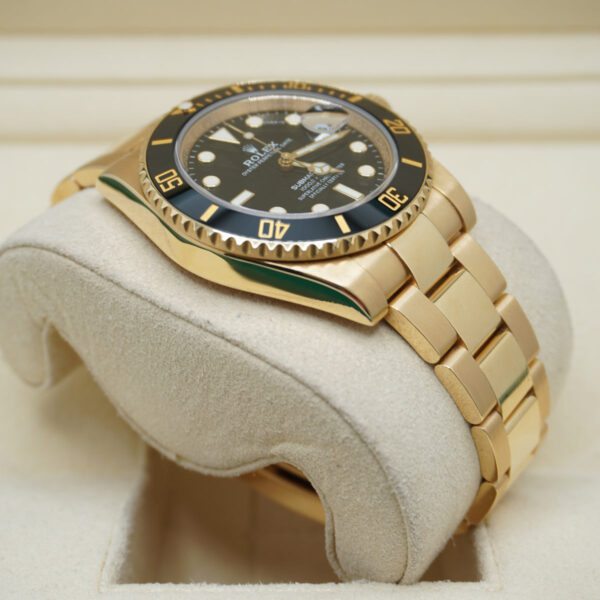 DSC01565_5dd87f4e-201b-4415-b4fd-68e11a9a6cfe.jpg Rolex Submariner Date 40mm 116618LN Black Dial