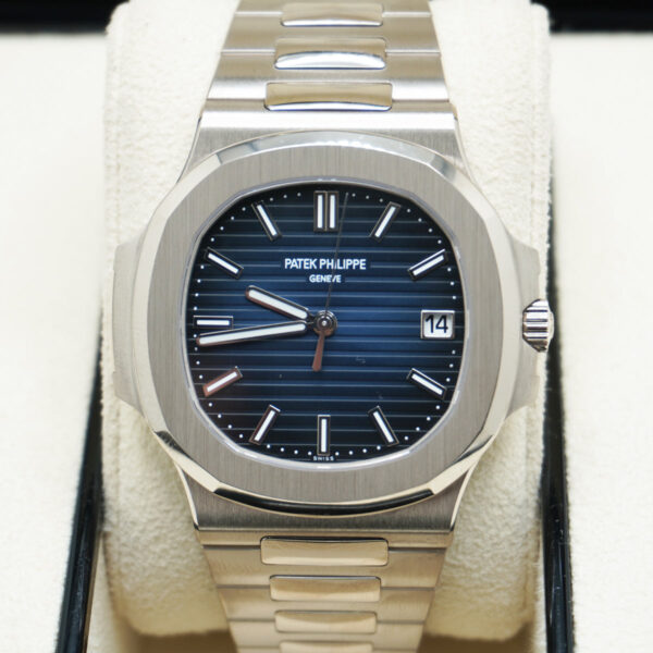 DSC01934.jpg Patek Philippe Nautilus Self-Winding 41mm 5811-1G-001 Blue Dial