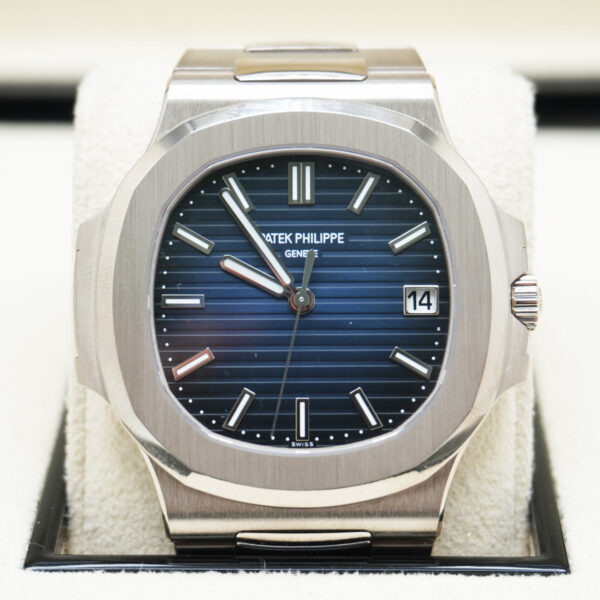 DSC01940.jpg Patek Philippe Nautilus Self-Winding 41mm 5811-1G-001 Blue Dial