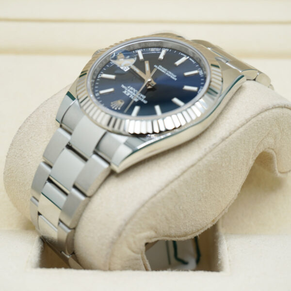 DSC01948_cc4901a3-c6ac-463b-ab74-c5afdc9f31c1.jpg Rolex Datejust 41mm Bright Blue Dial Fluted Bezel 126334
