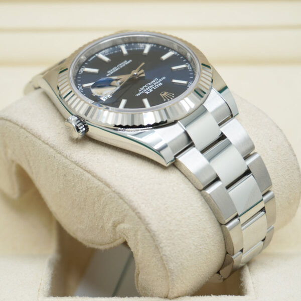 DSC01949_fe3ffae3-5cdd-4d52-8fe6-d211dd600d7a.jpg Rolex Datejust 41mm Bright Blue Dial Fluted Bezel 126334