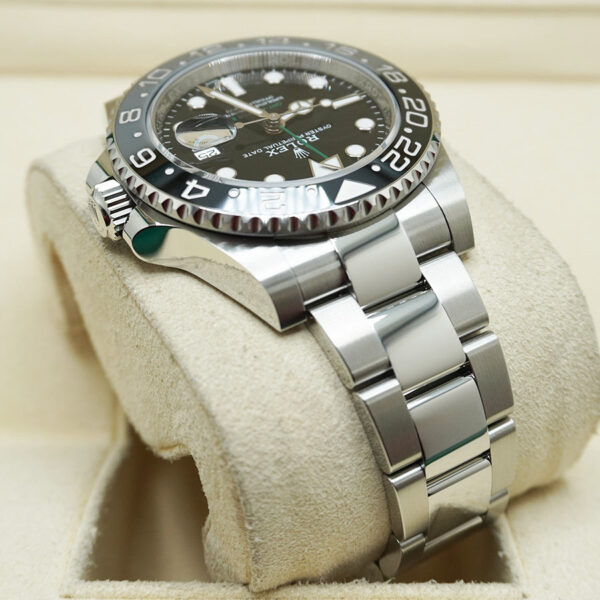 DSC05632.jpg Rolex GMT-Master II "Bruce Wayne" 126710GRNR
