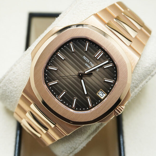 DSC05897.jpg Patek Philippe Nautilus 40mm 5711/1R-001 Brown Dial