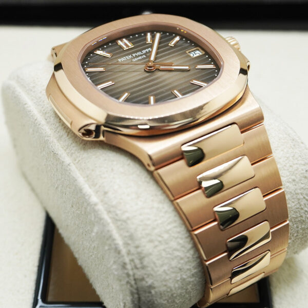 DSC05908.jpg Patek Philippe Nautilus 40mm 5711/1R-001 Brown Dial