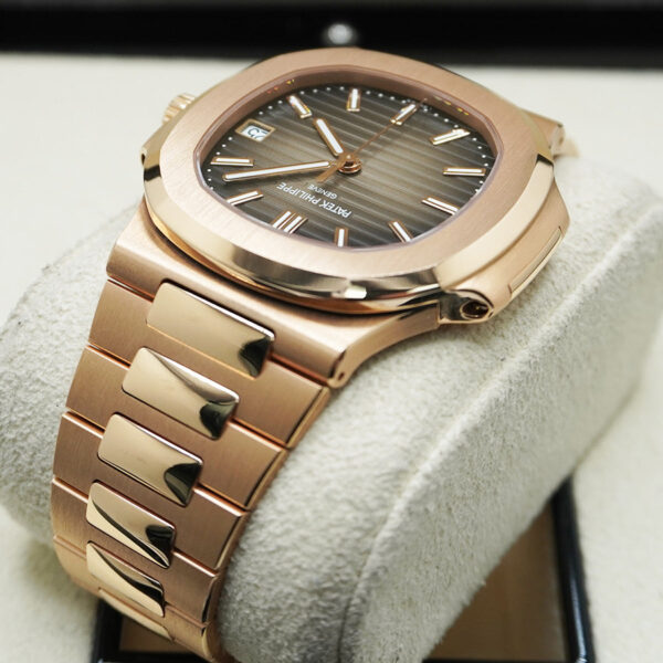 DSC05909.jpg Patek Philippe Nautilus 40mm 5711/1R-001 Brown Dial