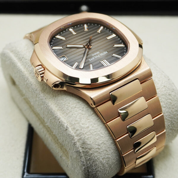 DSC05911.jpg Patek Philippe Nautilus 40mm 5711/1R-001 Brown Dial
