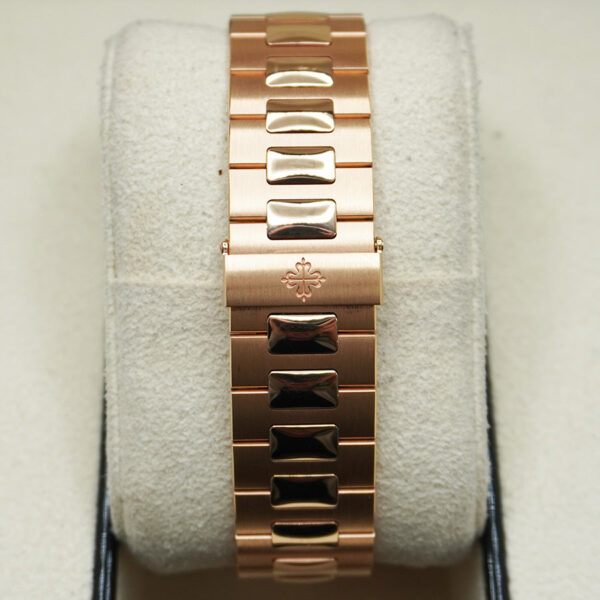 DSC05912.jpg Patek Philippe Nautilus 40mm 5711/1R-001 Brown Dial