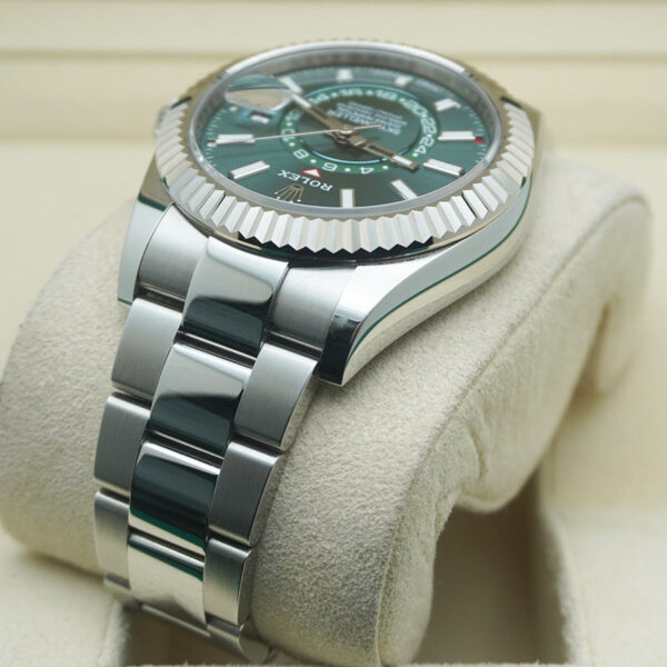 DSC06587.jpg Rolex Sky-Dweller 336934 Green Dial Oyster Bracelet Stainless Steel