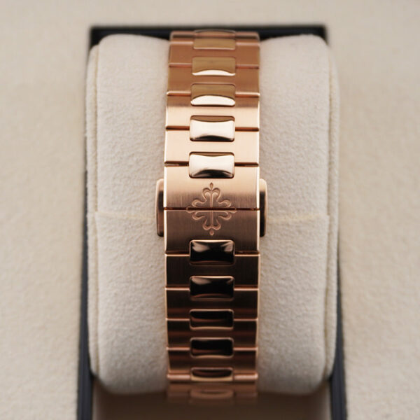 DSC07680.jpg Patek Philippe Nautilus Travel Time Chronograph 40mm 5990-1R-001 Blue Dial