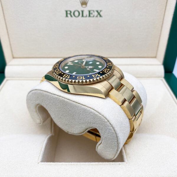 IMG_4848.jpg Rolex GMT-Master II 40mm 116718 Green Dial