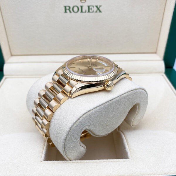 IMG_4852.jpg Rolex Day-Date 36mm Presidential 128238 Fluted Bezel Champagne Dial
