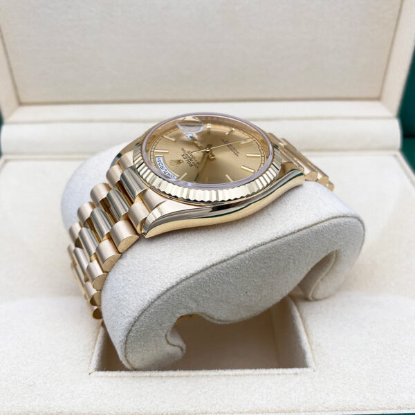 IMG_4854.jpg Rolex Day-Date 36mm Presidential 128238 Fluted Bezel Champagne Dial