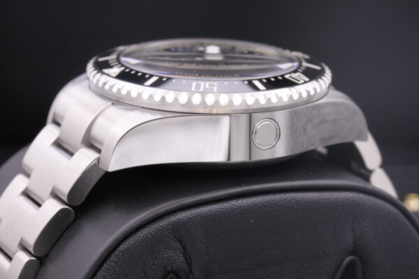 IMG_6676.jpg Rolex Sea-Dweller Deepsea 44mm 126660 James Cameron Blue / Black Dial